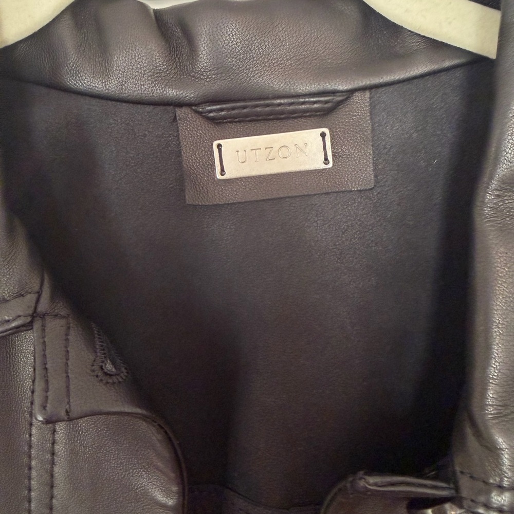 UTZON Elegant Black Leather Women's Jacket - Picture 5 of 5